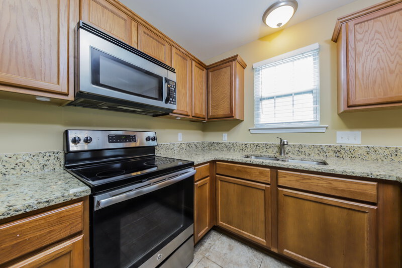 1,785/Mo, 296 Konnoak Village Circle Winston-Salem, NC 27127 Kitchen View