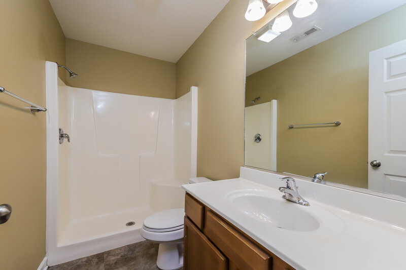 1,785/Mo, 296 Konnoak Village Circle Winston-Salem, NC 27127 Main Bathroom View