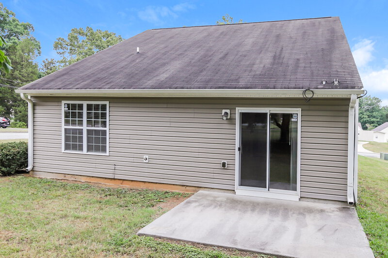 1,785/Mo, 296 Konnoak Village Circle Winston-Salem, NC 27127 Rear View