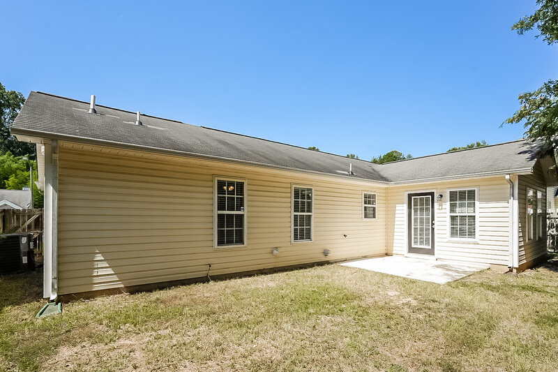 1,795/Mo, 609 Herman Gist Rd Greensboro, NC 27401 Rear View