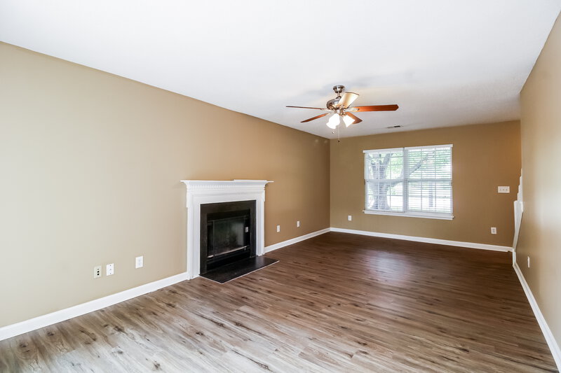1,895/Mo, 4108 Sunbury Dr Greensboro, NC 27405 Living Room View