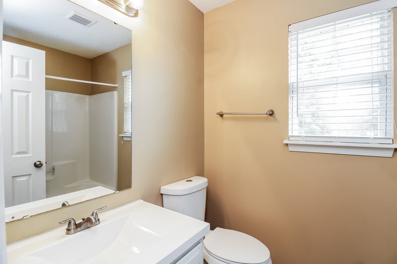 1,895/Mo, 4108 Sunbury Dr Greensboro, NC 27405 Bathroom View
