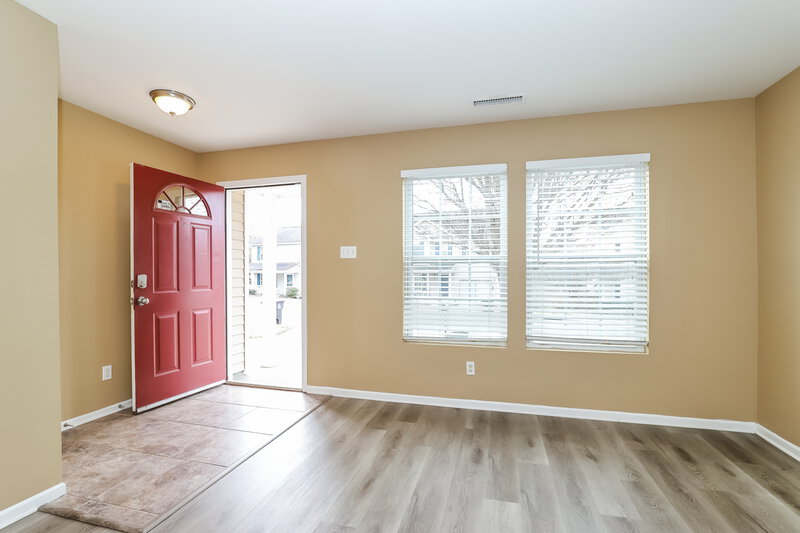 1,695/Mo, 4169 Salem Springs Ct Winston-Salem, NC 27107 Living Room View 2