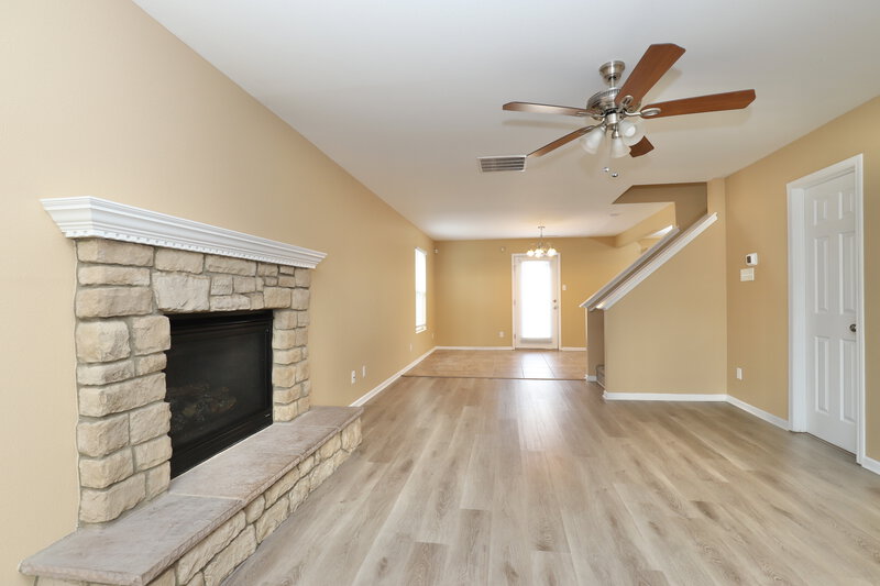 1,695/Mo, 4169 Salem Springs Ct Winston-Salem, NC 27107 Living Room View 3