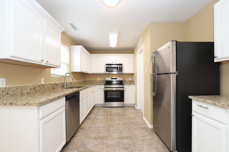 1,695/Mo, 4169 Salem Springs Ct Winston-Salem, NC 27107 Kitchen View 2