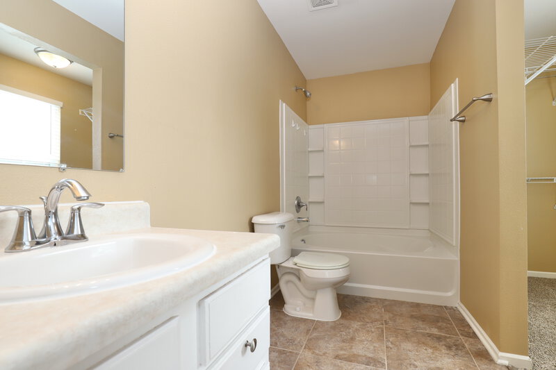1,695/Mo, 4169 Salem Springs Ct Winston-Salem, NC 27107 Main Bathroom View