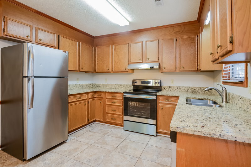 1,645/Mo, 1600 Caspian Way Ln Winston-Salem, NC 27127 Kitchen View 2
