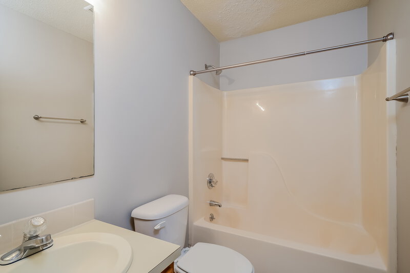 1,645/Mo, 1600 Caspian Way Ln Winston-Salem, NC 27127 Bathroom View