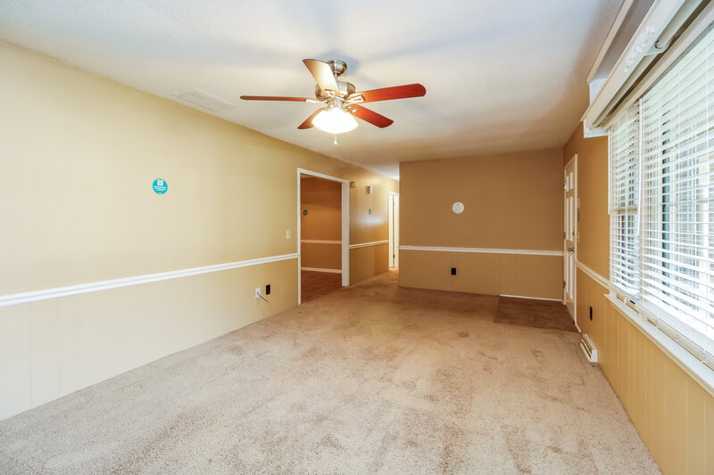 1,855/Mo, 7163 Smokerise Ln Kernersville, NC 27284 Living Room View 2