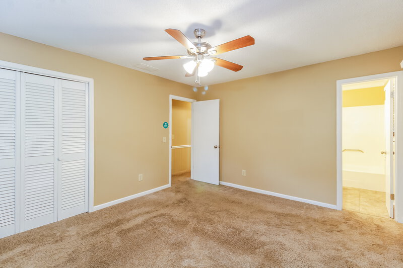 1,855/Mo, 7163 Smokerise Ln Kernersville, NC 27284 Main Bedroom View 2