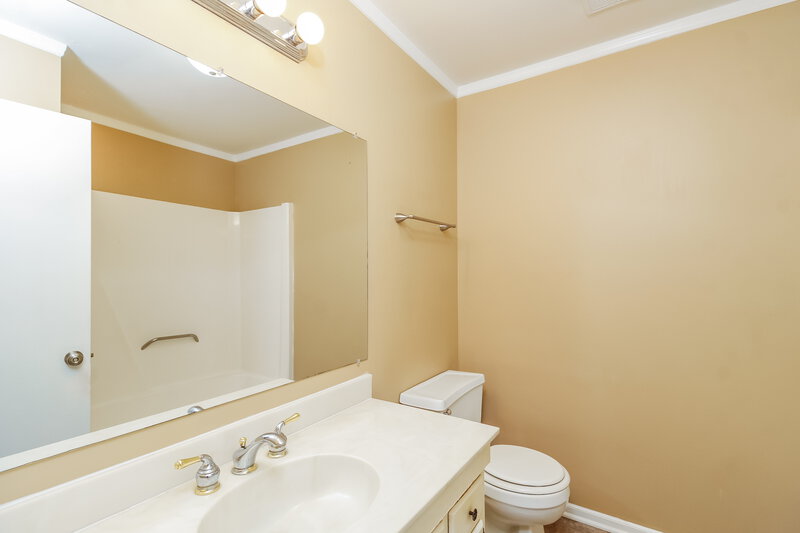 1,855/Mo, 7163 Smokerise Ln Kernersville, NC 27284 Main Bathroom View