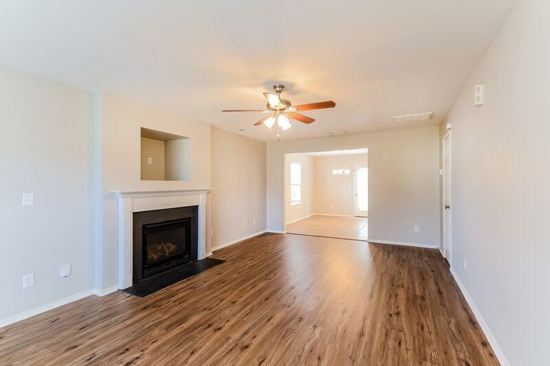 1,740/Mo, 4387 Joseph Samuels Dr Winston-Salem, NC 27105 Living Room View