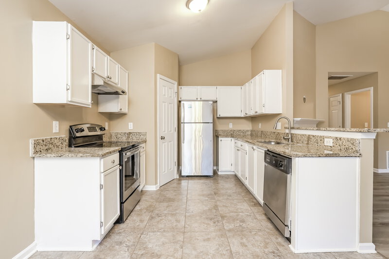 1,650/Mo, 3770 Thornaby Circle Winston-Salem, NC 27107 Kitchen View
