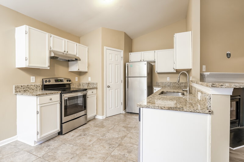 1,650/Mo, 3770 Thornaby Circle Winston-Salem, NC 27107 Kitchen View 2