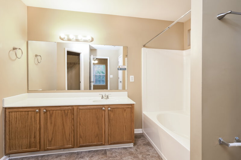 1,650/Mo, 3770 Thornaby Circle Winston-Salem, NC 27107 Main Bathroom View
