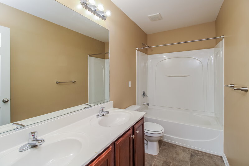 1,595/Mo, 767 Runningbrook Ln Rural Hall, NC 27045 Main Bathroom View