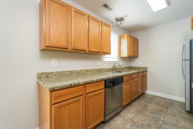 1,610/Mo, 2036 Tea Berry Ct Winston-Salem, NC 27127 Kitchen View 2