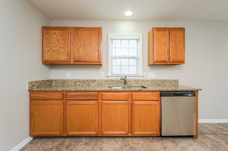 1,700/Mo, 1921 Wheatfield Ct Greensboro, NC 27405 Kitchen View