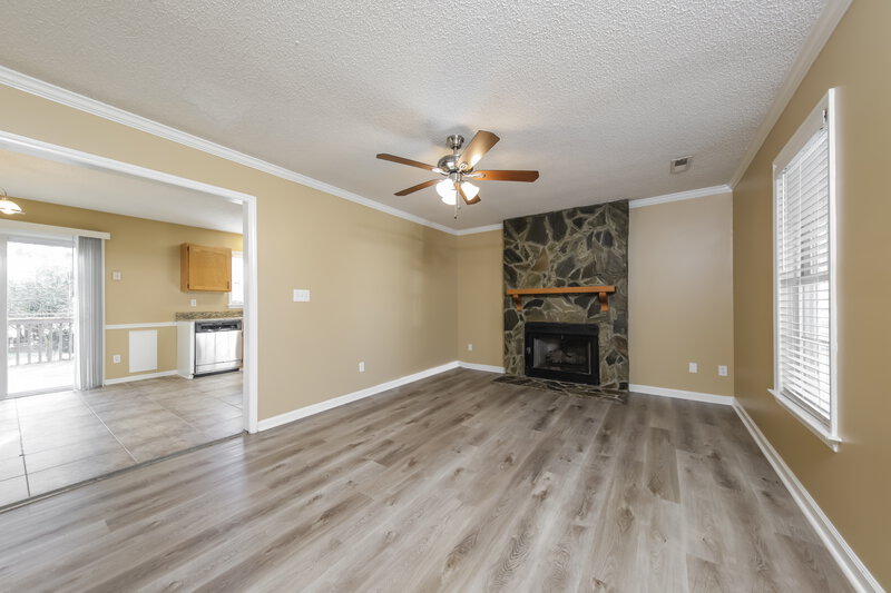 1,460/Mo, 155 Crossfield Ridge Ct Winston-Salem, NC 27127 Living Room View