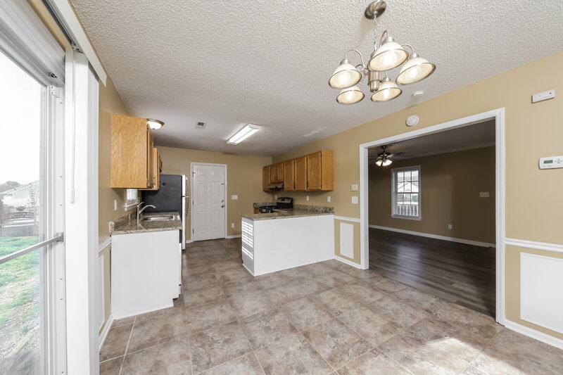 1,460/Mo, 155 Crossfield Ridge Ct Winston-Salem, NC 27127 Kitchen View