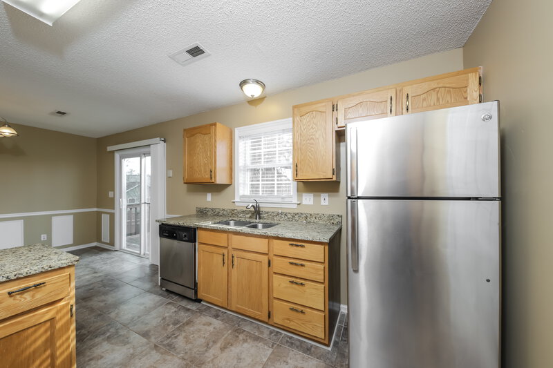 1,460/Mo, 155 Crossfield Ridge Ct Winston-Salem, NC 27127 Kitchen View 3