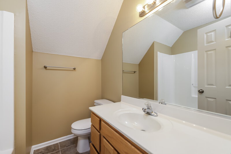 1,460/Mo, 155 Crossfield Ridge Ct Winston-Salem, NC 27127 Bathroom View