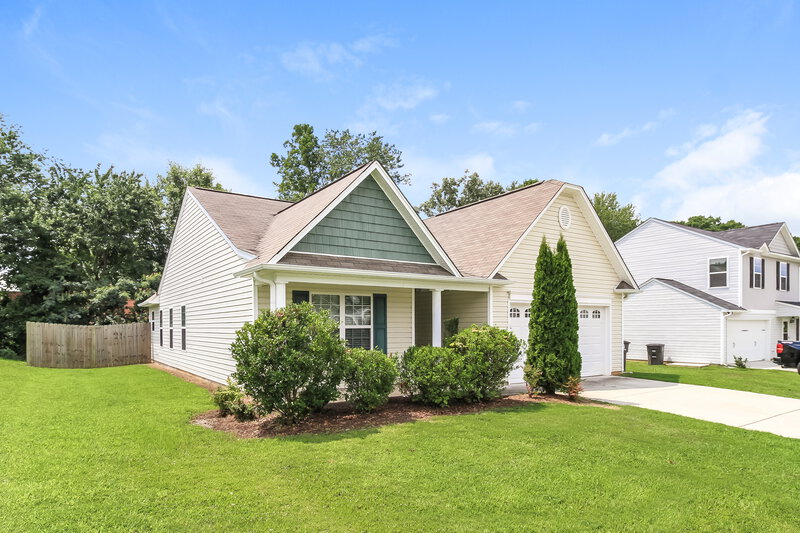 1,710/Mo, 110 Konnoak Village Circle Winston-Salem, NC 27127 Front View