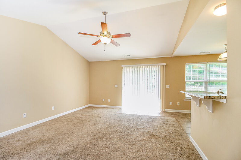 1,710/Mo, 110 Konnoak Village Circle Winston-Salem, NC 27127 Living Room View