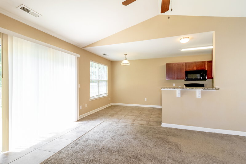 1,710/Mo, 110 Konnoak Village Circle Winston-Salem, NC 27127 Living Room View 3