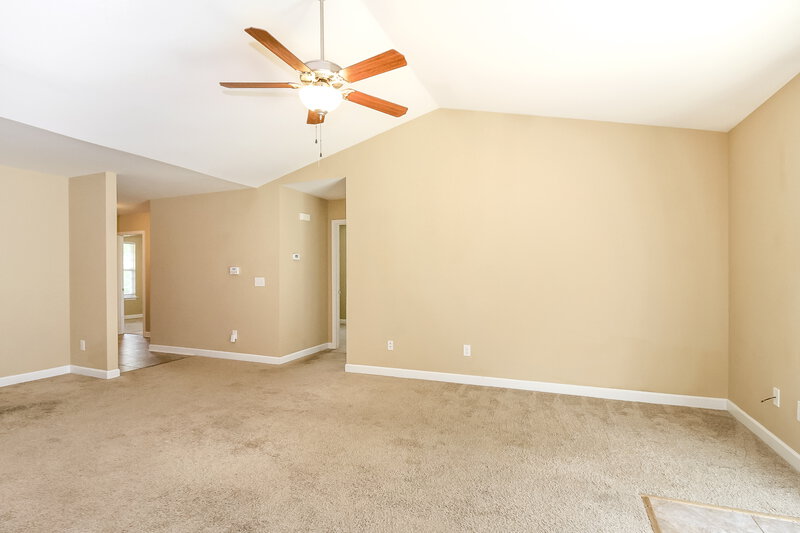 1,710/Mo, 110 Konnoak Village Circle Winston-Salem, NC 27127 Living Room View 4
