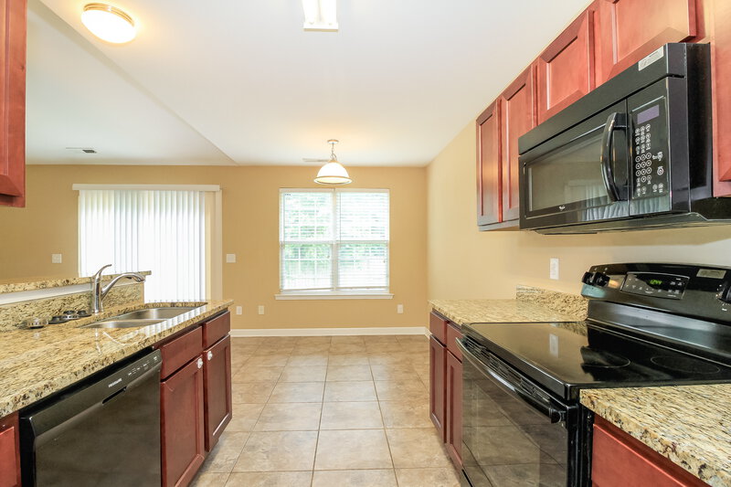 1,710/Mo, 110 Konnoak Village Circle Winston-Salem, NC 27127 Kitchen View