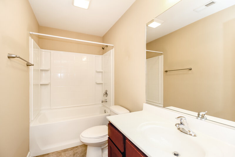 1,710/Mo, 110 Konnoak Village Circle Winston-Salem, NC 27127 Bathroom View
