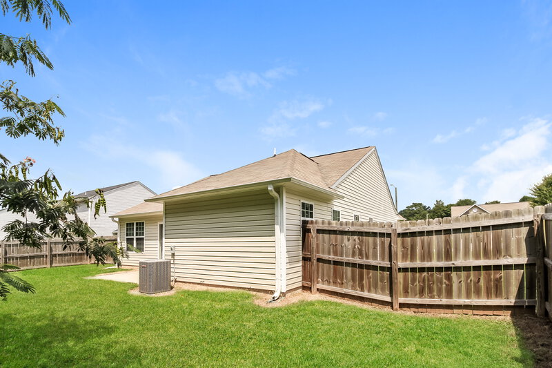 1,710/Mo, 110 Konnoak Village Circle Winston-Salem, NC 27127 Rear View 2