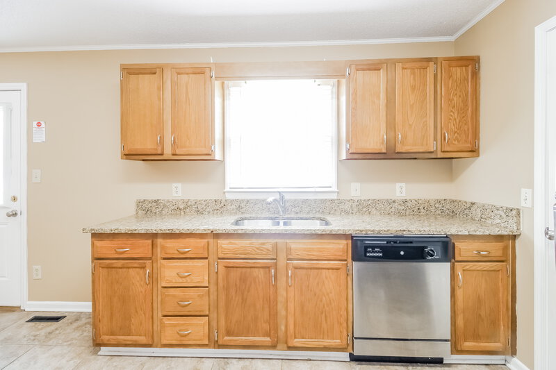 1,485/Mo, 3830 Avera Ave Winston-Salem, NC 27106 Kitchen View