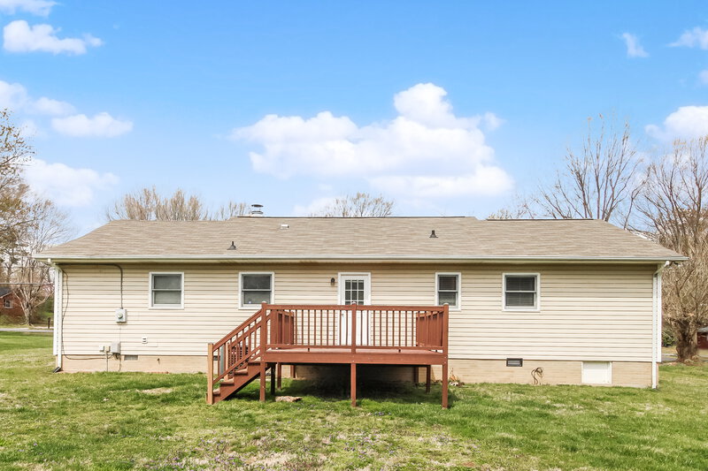 1,485/Mo, 3830 Avera Ave Winston-Salem, NC 27106 Rear View 2