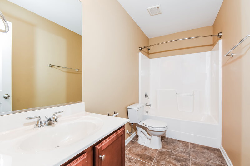 1,780/Mo, 735 Bitting Hall Circle Rural Hall, NC 27045 Bathroom View