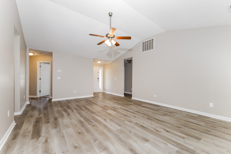1,495/Mo, 4473 Canaan Place Dr Winston-Salem, NC 27105 Living Room View 2