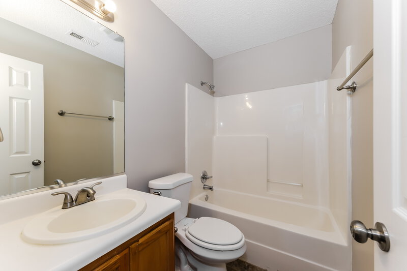 1,495/Mo, 4473 Canaan Place Dr Winston-Salem, NC 27105 Bathroom View