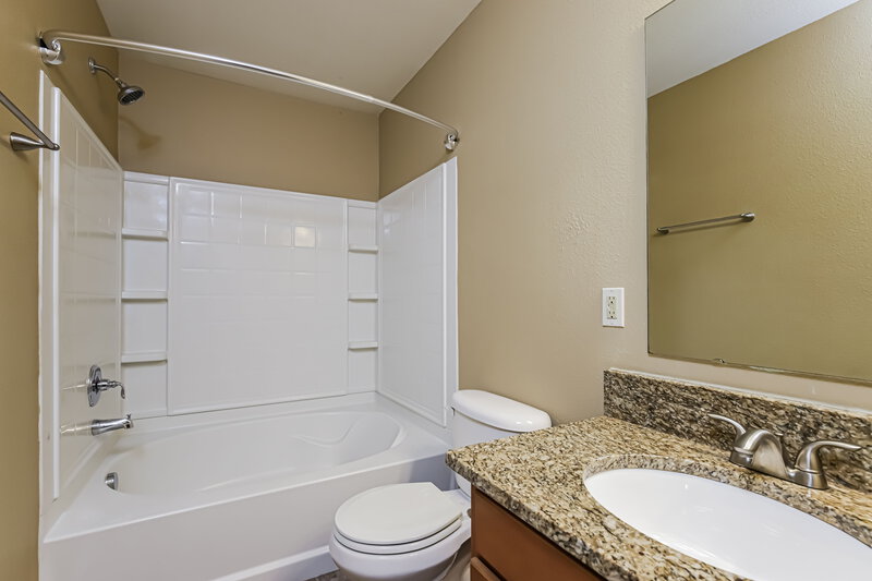 1,675/Mo, 768 Runningbrook Ln Rural Hall, NC 27045 Main Bathroom View