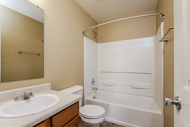 1,675/Mo, 768 Runningbrook Ln Rural Hall, NC 27045 Bathroom View