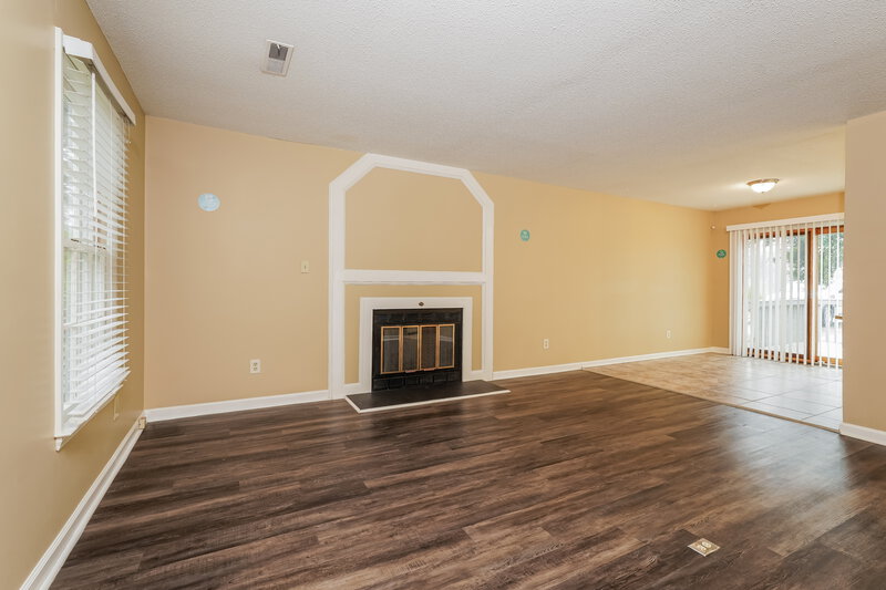 2,430/Mo, 5281 Lukon Ln Winston-Salem, NC 27104 Living Room View 2