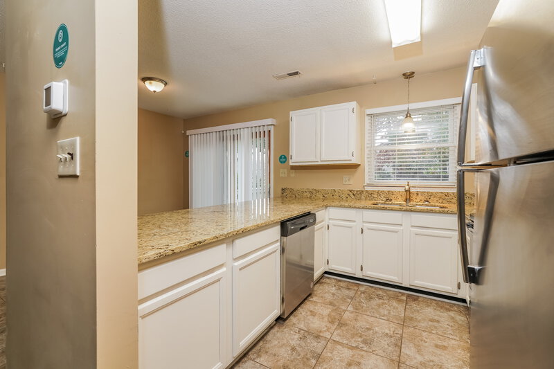 2,430/Mo, 5281 Lukon Ln Winston-Salem, NC 27104 Kitchen View 2