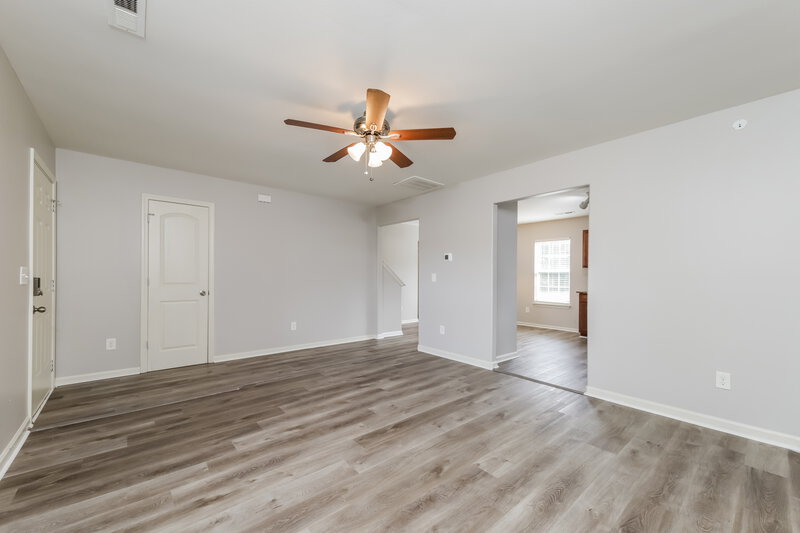 1,570/Mo, 5063 Hogan Point Ct Winston-Salem, NC 27127 Living Room View