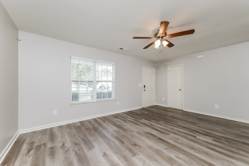 1,570/Mo, 5063 Hogan Point Ct Winston-Salem, NC 27127 Living Room View 3