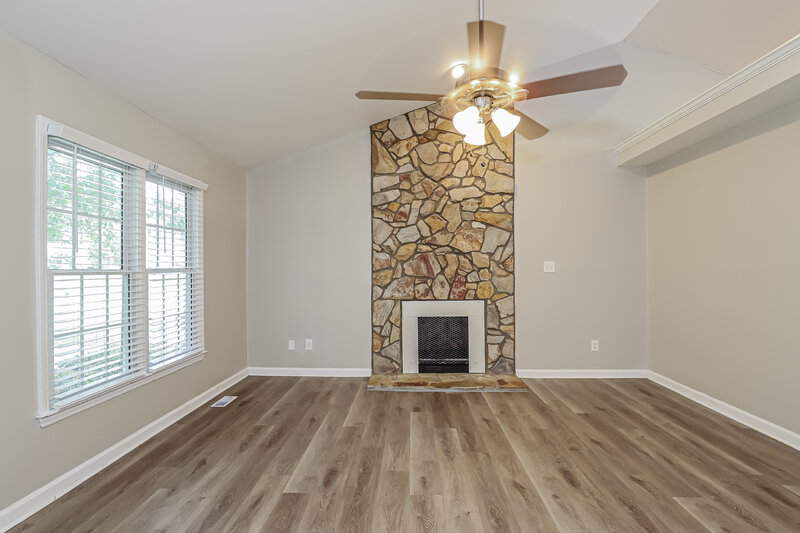 1,825/Mo, 235 Lorraine Dr Winston-Salem, NC 27107 Living Room View