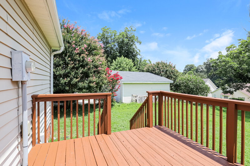 1,825/Mo, 235 Lorraine Dr Winston-Salem, NC 27107 Deck View
