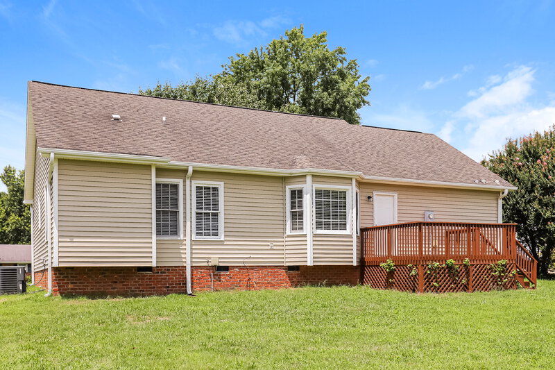 1,825/Mo, 235 Lorraine Dr Winston-Salem, NC 27107 Rear View 2