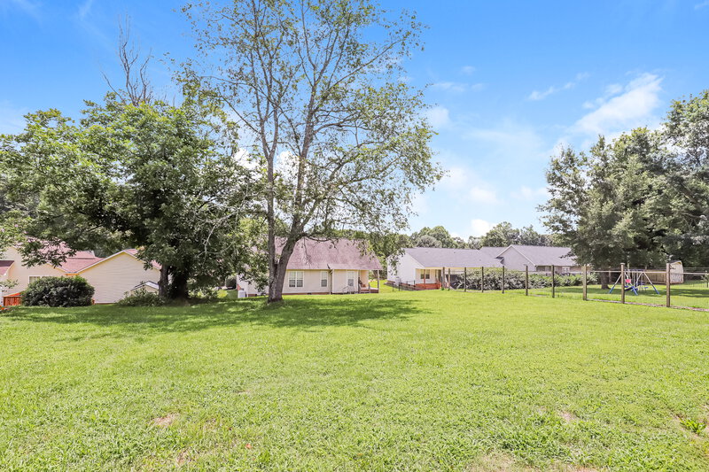 1,825/Mo, 235 Lorraine Dr Winston-Salem, NC 27107 Backyard View