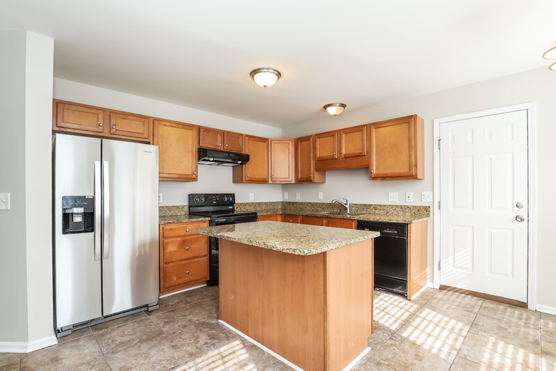 2,410/Mo, 4011 Mountainridge Dr Greensboro, NC 27401 Kitchen View