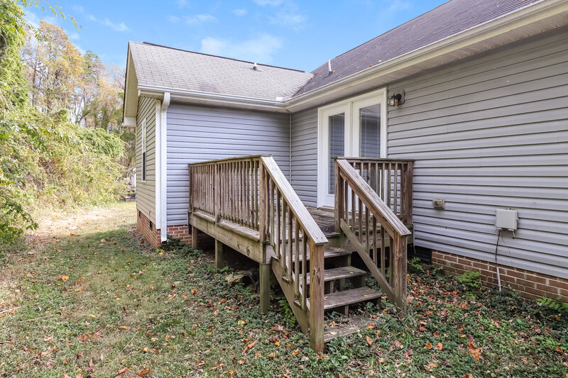 2,410/Mo, 4011 Mountainridge Dr Greensboro, NC 27401 Rear View 3